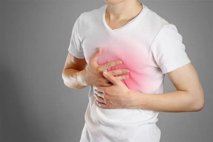 ما هو سبب ارتجاع المرئ ؟